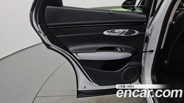 Genesis GV70 Electrified — Фото автомобиля 14