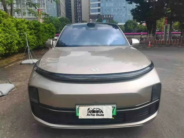 Li Auto L9 — Фото автомобиля 2