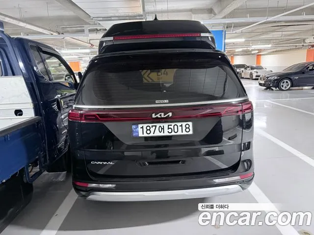 Kia Carnival — Фото автомобиля 5