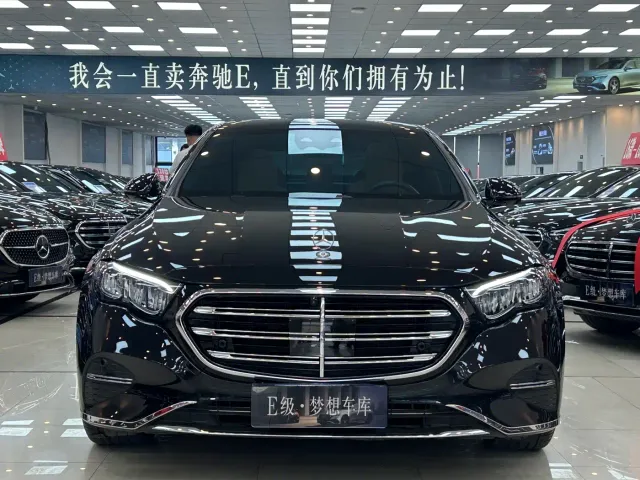 Фотография автомобиля — Mercedes-Benz E-Class