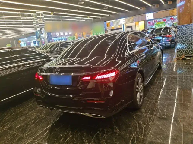 Mercedes-Benz E-Class — Фото автомобиля 6