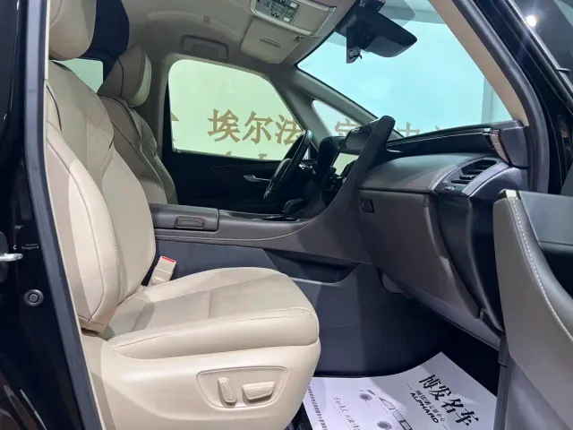 Toyota Alphard — Фото автомобиля 9
