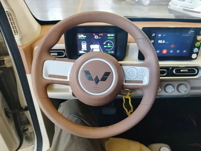 Wuling Hongguang Mini EV — Фото автомобиля 10