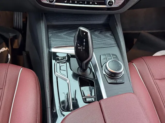 BMW 5 Series — Фото автомобиля 9