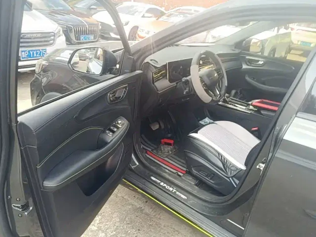 Roewe RX5 — Фото автомобиля 15
