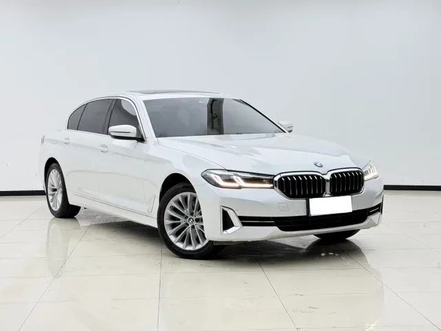 BMW 5 Series — Фото автомобиля 3