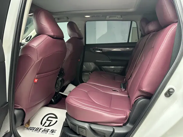 Toyota Highlander — Фото автомобиля 10