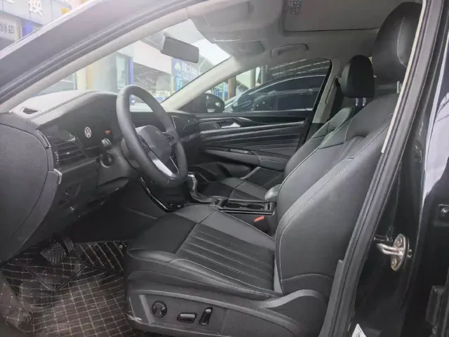 Volkswagen Passat — Фото автомобиля 4