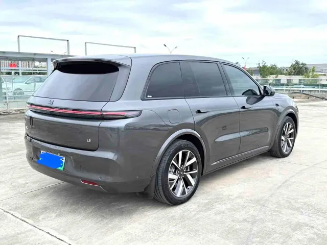 Li Auto L8 — Фото автомобиля 7
