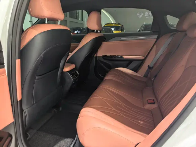 Geely Galaxy L6 — Фото автомобиля 7