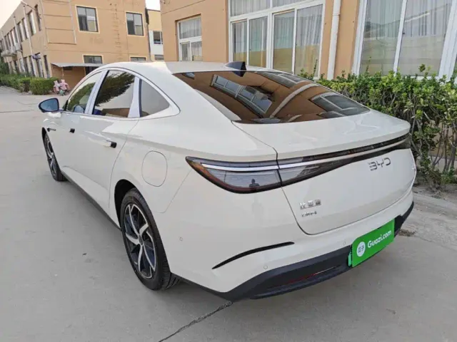 BYD Seal 07 DM-i — Фото автомобиля 4
