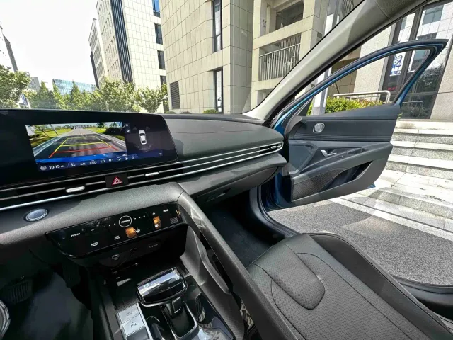 Hyundai Elantra — Фото автомобиля 24