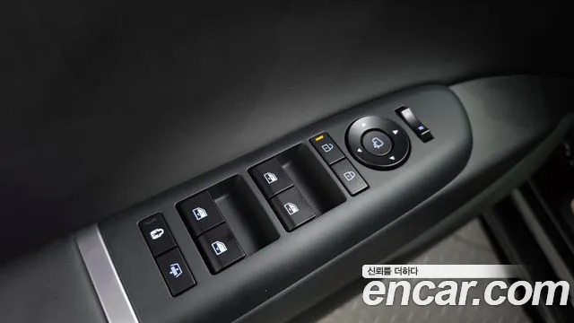 Hyundai Grandeur Grandeur (GN7) 2.5 Бензин 2WD — Фото автомобиля 24