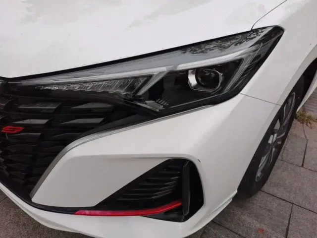 Changan Eado — Фото автомобиля 23