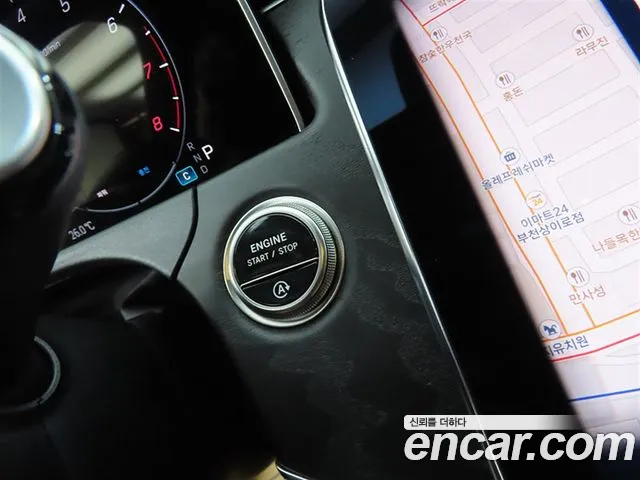 Mercedes-Benz E-Class — Фото автомобиля 12