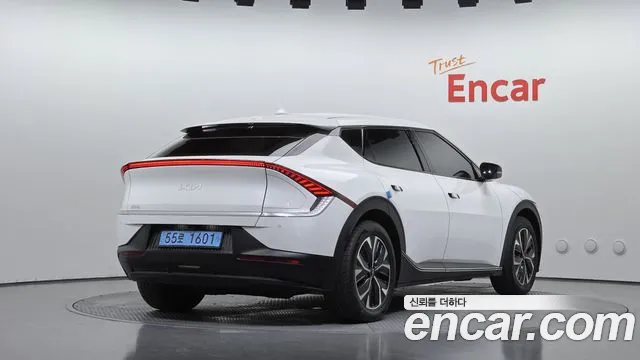 Kia EV6 — Фото автомобиля 2