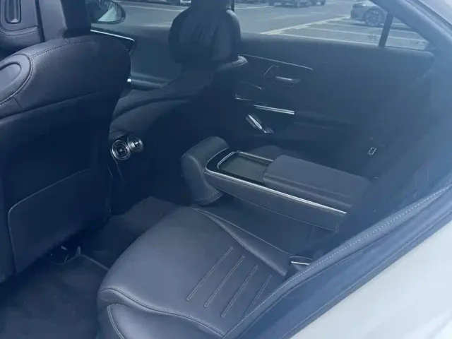Mercedes-Benz C-Class — Фото автомобиля 6