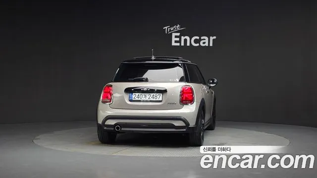 Mini Cooper Cooper Classic Plus Launch Pack — Фото автомобиля 4
