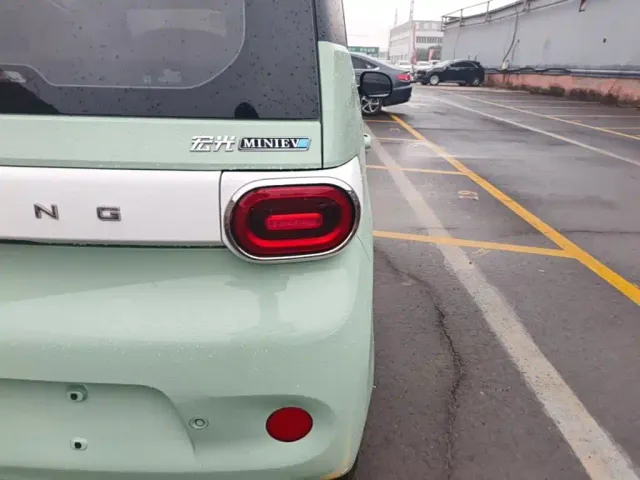 Wuling Hongguang Mini EV — Фото автомобиля 7