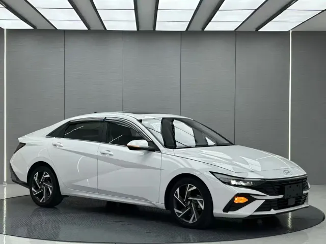 Hyundai Elantra — Фото автомобиля 6