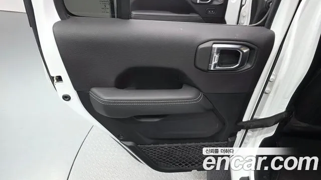 Jeep Wrangler JL — Фото автомобиля 14