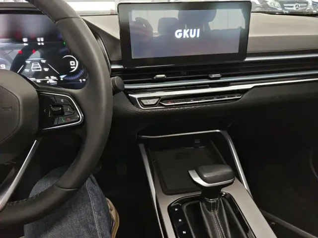 Geely Emgrand — Фото автомобиля 12