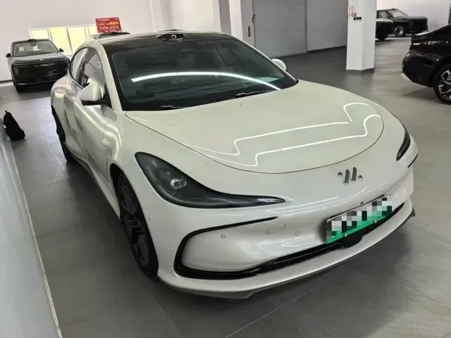 IM Motors L6 — Фото автомобиля 3