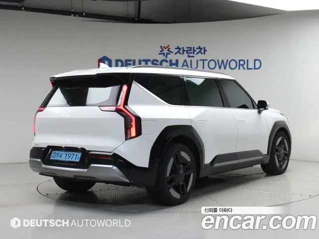 Kia EV9 — Фото автомобиля 2