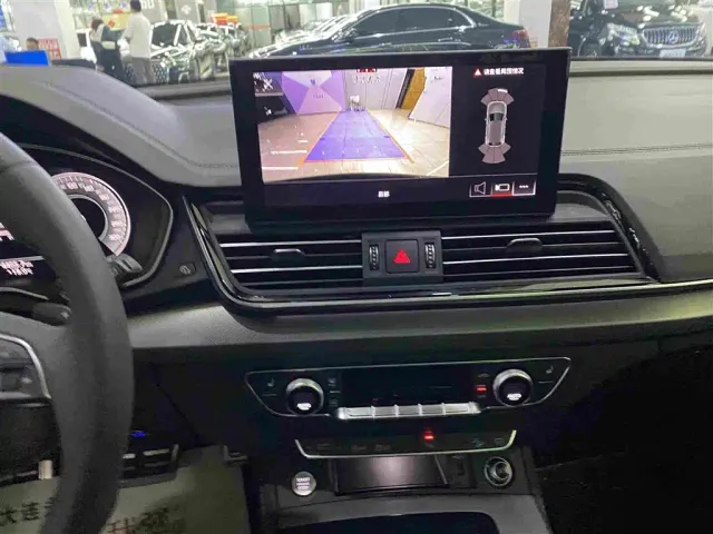 Audi Q5L — Фото автомобиля 9