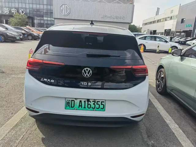 Volkswagen ID.3 — Фото автомобиля 4