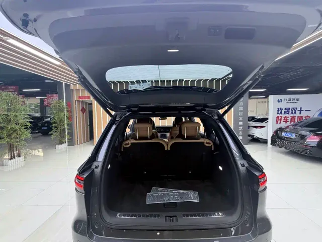 Li Auto ONE — Фото автомобиля 13