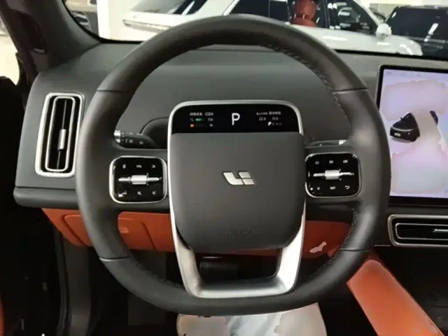Li Auto L7 — Фото автомобиля 10