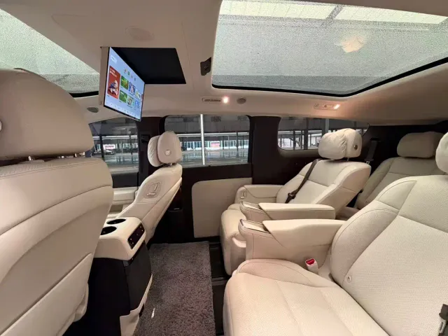 Li Auto MEGA — Фото автомобиля 6