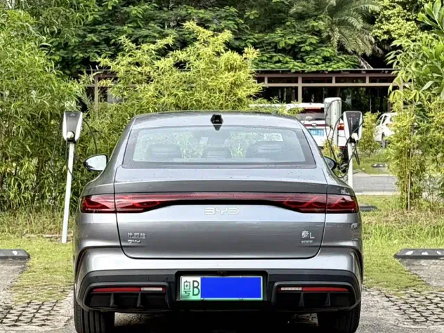 BYD Qin L — Фото автомобиля 13