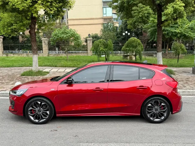 Ford Focus — Фото автомобиля 8