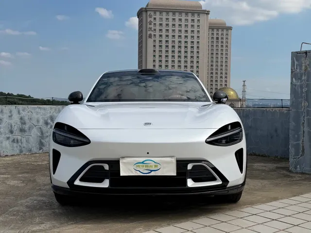 Xiaomi YU7 — Фото автомобиля 2