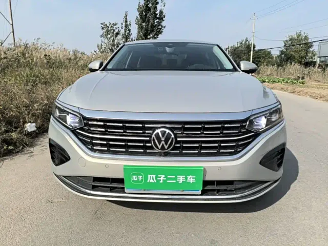 Volkswagen Passat — Фото автомобиля 2
