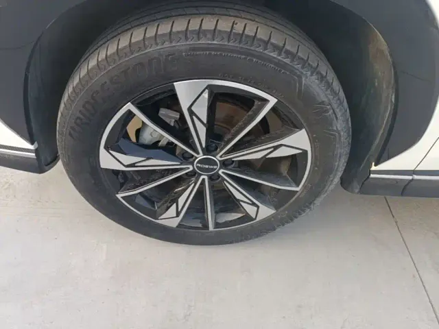 Roewe RX5 — Фото автомобиля 22