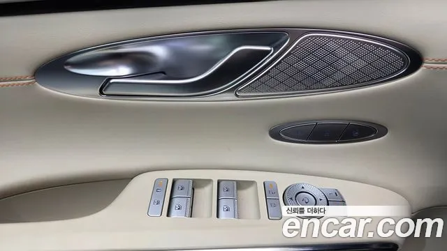 Genesis GV70 — Фото автомобиля 30