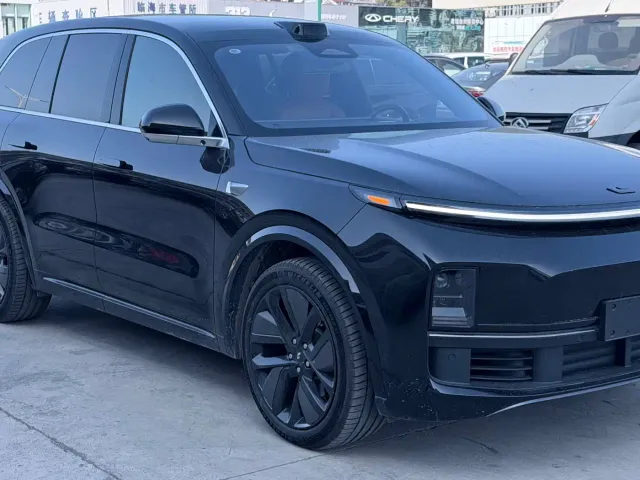 Li Auto L8 — Фото автомобиля 3