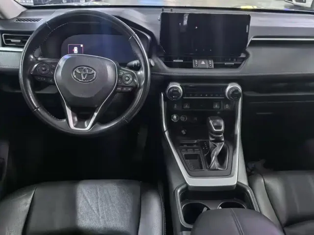 Toyota RAV4 — Фото автомобиля 15