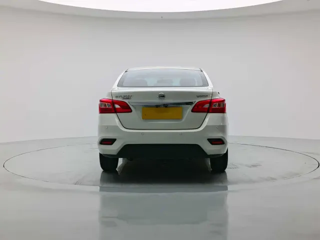 Nissan Sylphy — Фото автомобиля 5