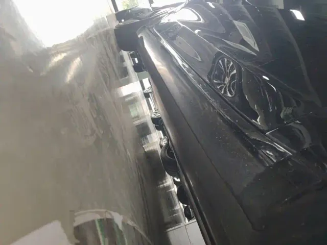 Tesla Model 3 — Фото автомобиля 20
