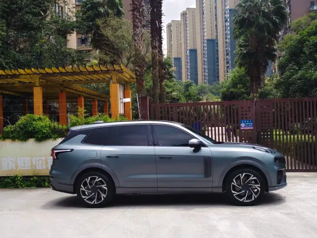 Lynk & Co 09 — Фото автомобиля 17