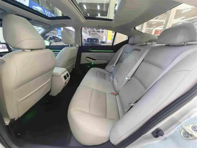 Nissan Teana — Фото автомобиля 6
