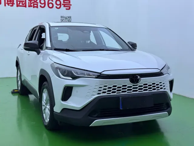 Toyota Corolla Cross — Фото автомобиля 3