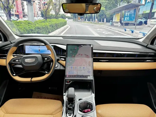 Geely Boyue L — Фото автомобиля 18