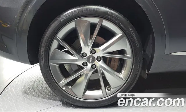 Genesis GV70 — Фото автомобиля 5