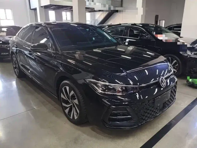 Volkswagen Passat — Фото автомобиля 3
