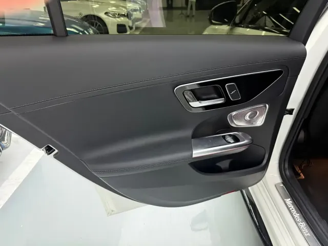 Mercedes-Benz C-Class — Фото автомобиля 16